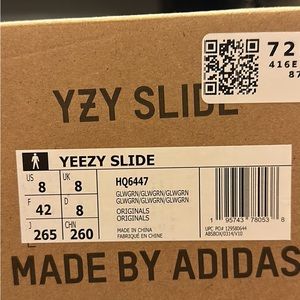 Yeezy slides size 8 men’s/women’s 9 BNWT
